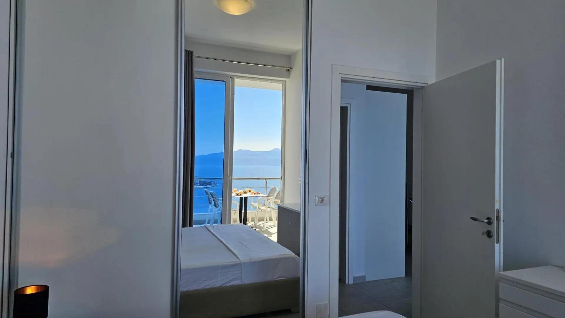 Bright & Modern Apartment With Terrace Sarandë