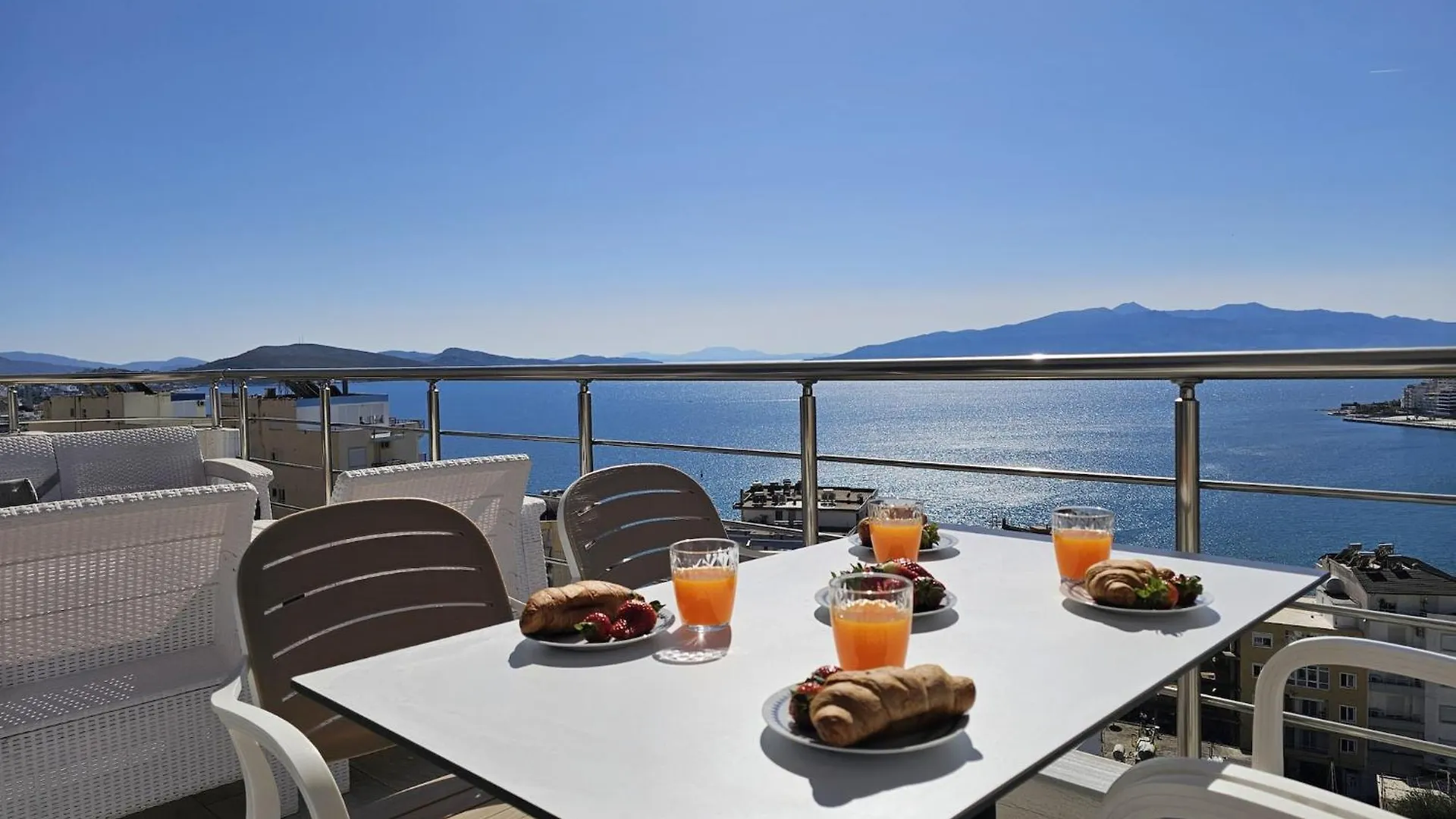 Bright & Modern Apartment With Terrace Sarandë 0*,